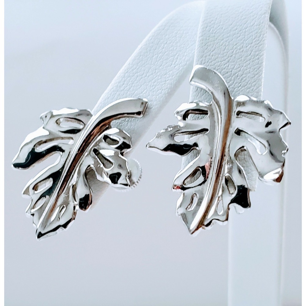Vintage Beautiful Silver Tone Leaf Design Screw Back Non-pierced Earrings‎